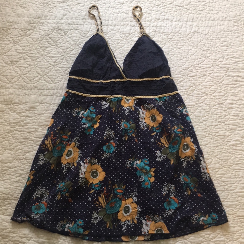 5/$25 Forever 21 Floral Crotchet Trim Tank Top